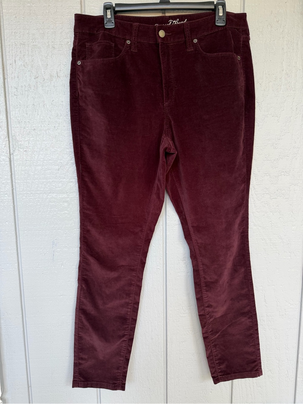 Women's Corduroy Jeans in Burgundy - Classic Fit